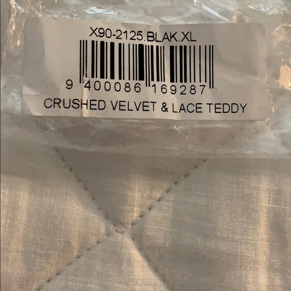 Kaia Crushed Velvet And Lace Teddy - Picture 5 of 6